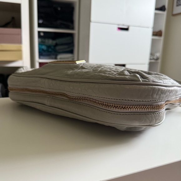 Marc By Marc Jacobs Designer Gray Amee Leather Crossbody Bag and Gold Hardware - Picture 6 of 13